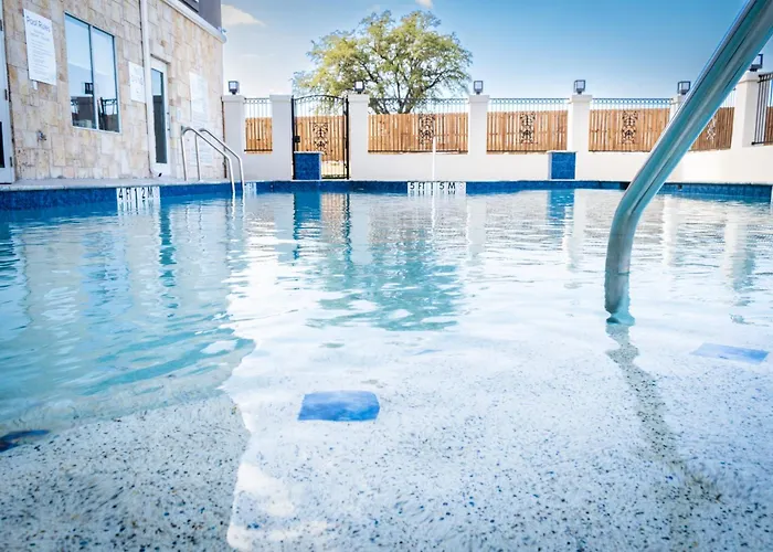 Holiday Inn Express Glen Rose By Ihg