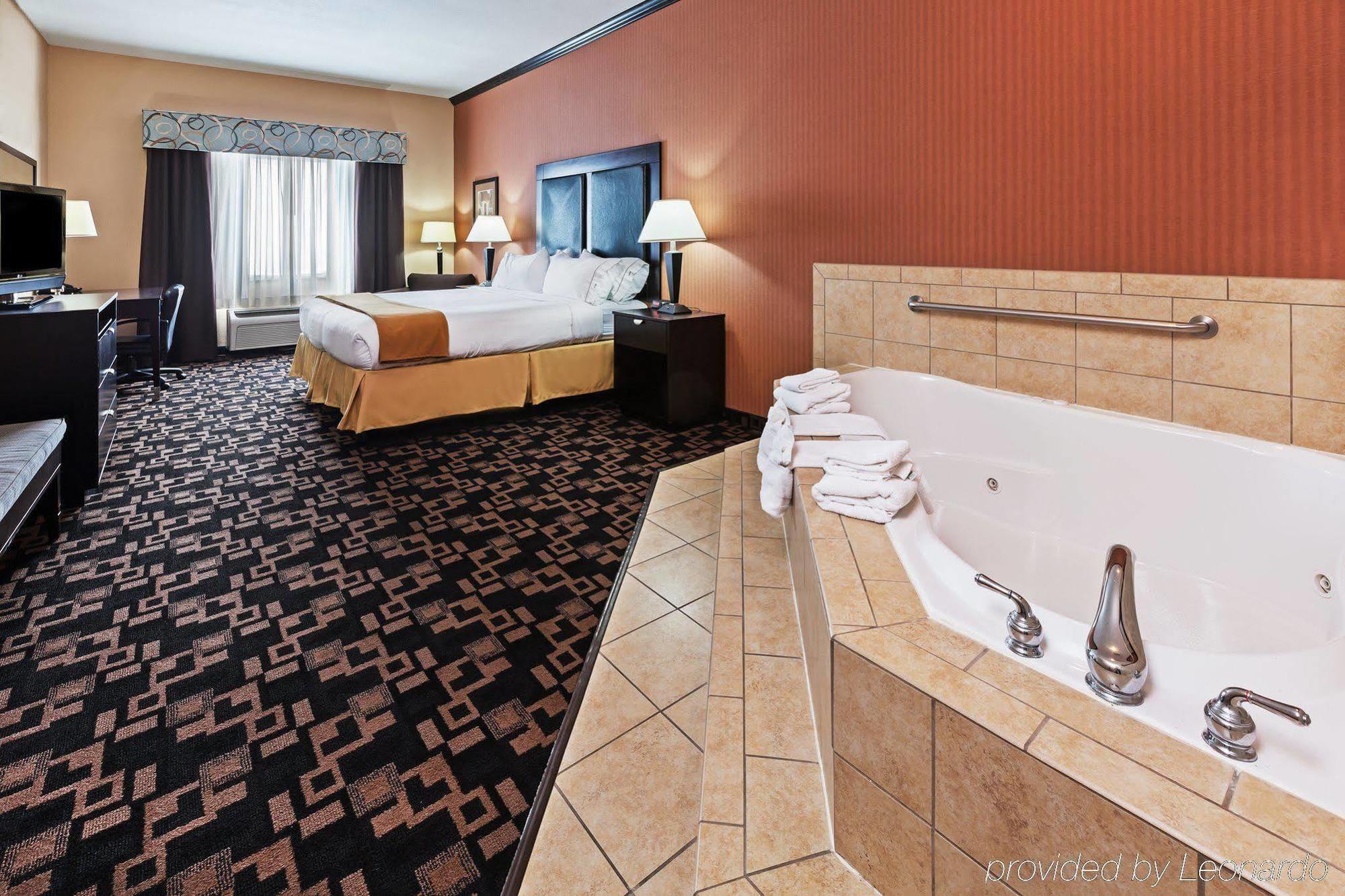 Express By Ihg Hotel